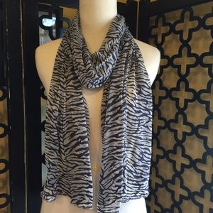 ANIMAL PRINT  NAVY T-SHIRT SCARF‎